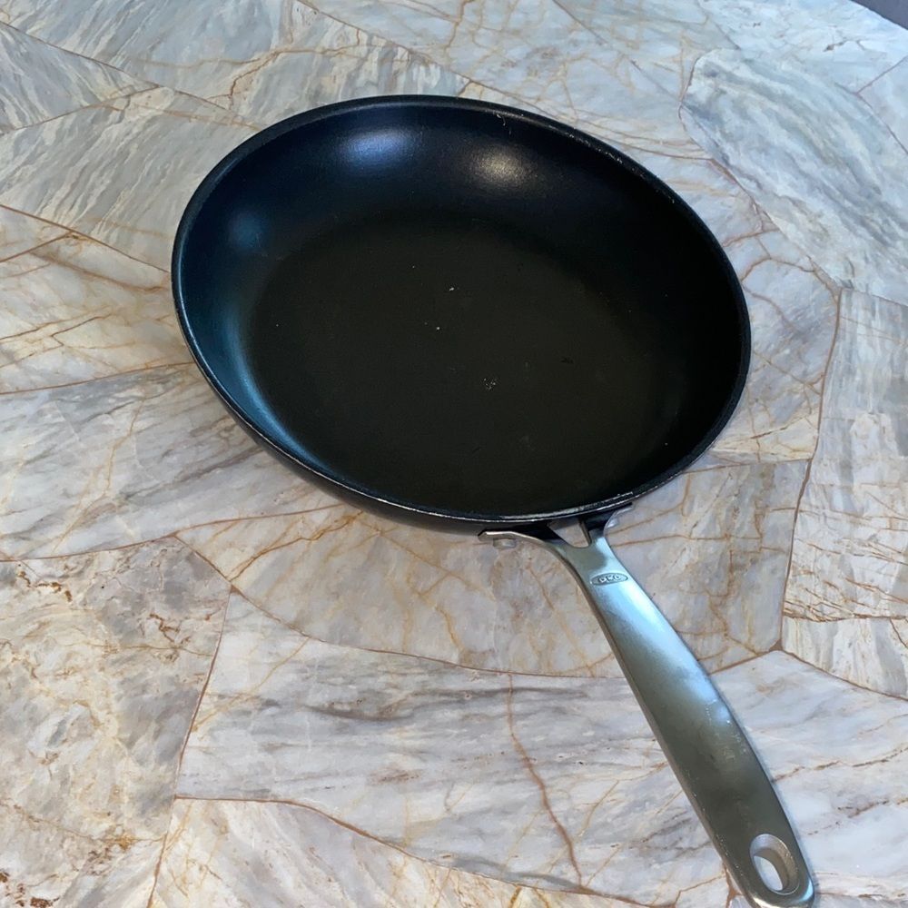 Oxo Black Skillet with Silver Handle  11 in./28 cm frying pans